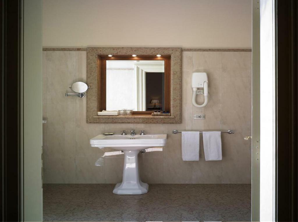 Villa Fenaroli Palace Hotel Rezzato Esterno foto